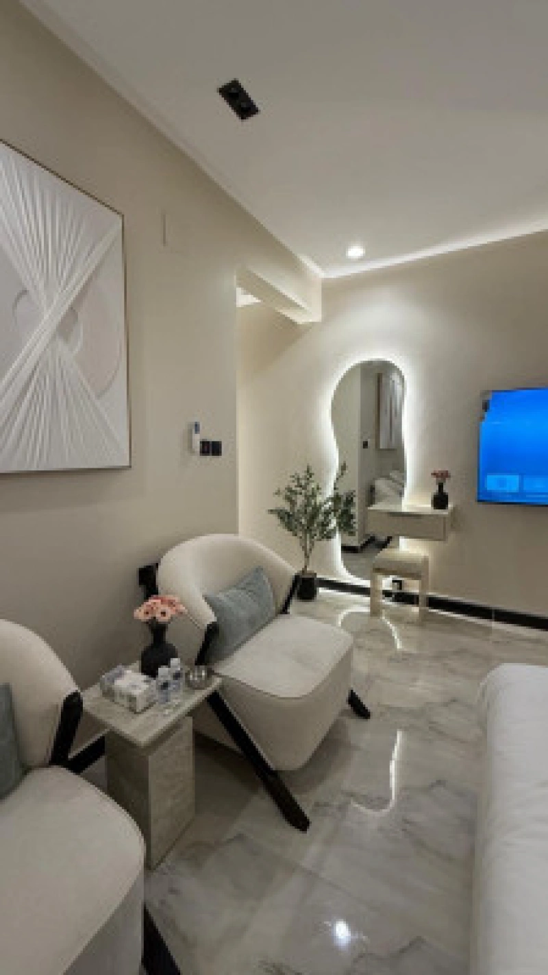 Luxurious, newly furnished studio