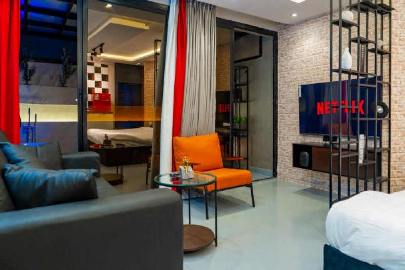 Comfortable studio in calm colors