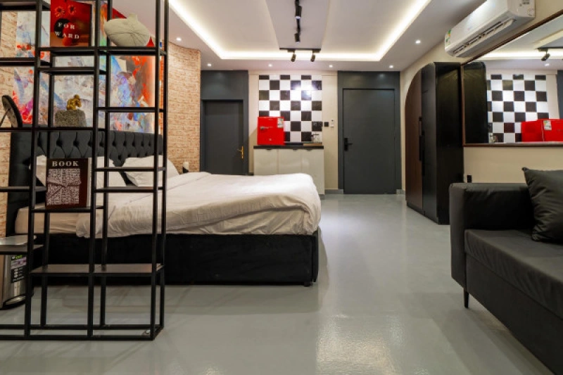 Comfortable studio in calm colors