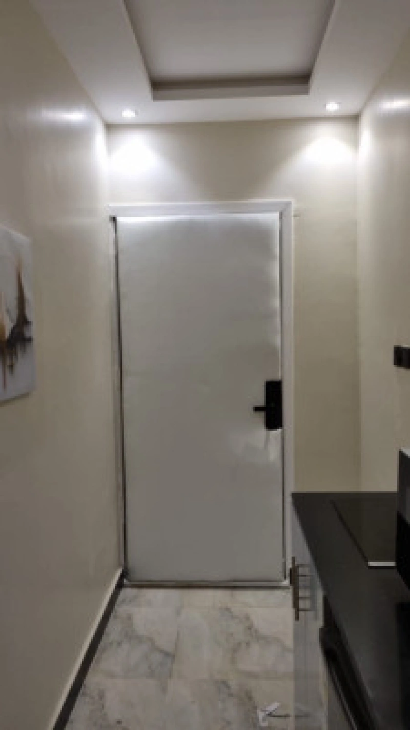 Luxurious, newly furnished studio
