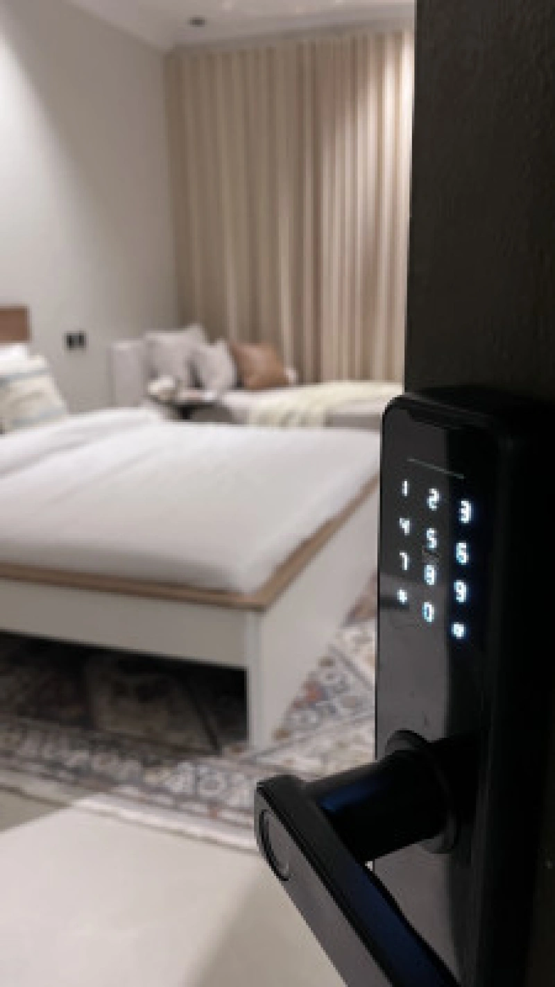 Quiet studio with complete privacy