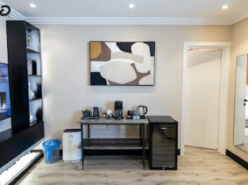 One bedroom and a hall near the boulevard